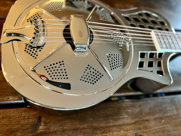 NOUVEAU! Sound Smith Parlor Resonator Cutaway - Finition Chrome - PRÉCOMMANDE (printemps 2024) 